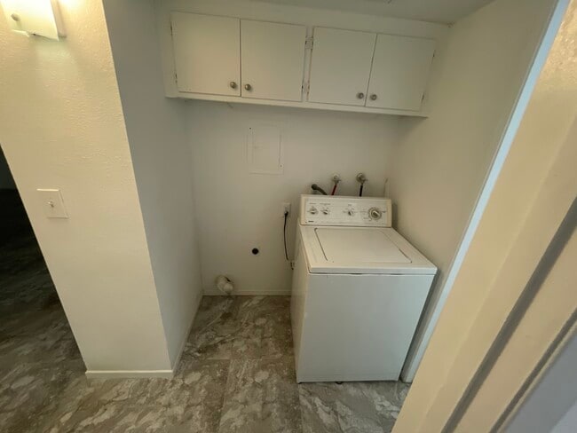 424 W Wilson Ave unit C, Ridgecrest, CA 93555 - photo 5