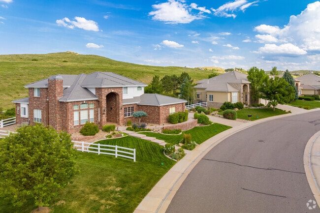 Homes along the southern edge of Lone Tree enjoy lots of open space.