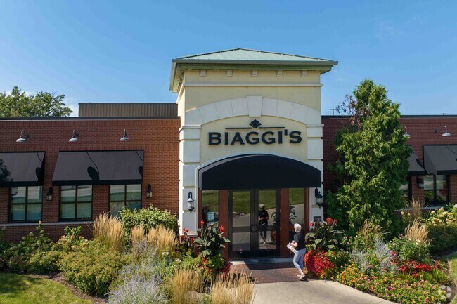 Biaggi's Ristorante Italiano serves delicious Italian fare plus great cocktails.