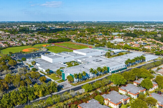 Felix Varela Senior High School has a student-teacher ratio of 25 to 1.