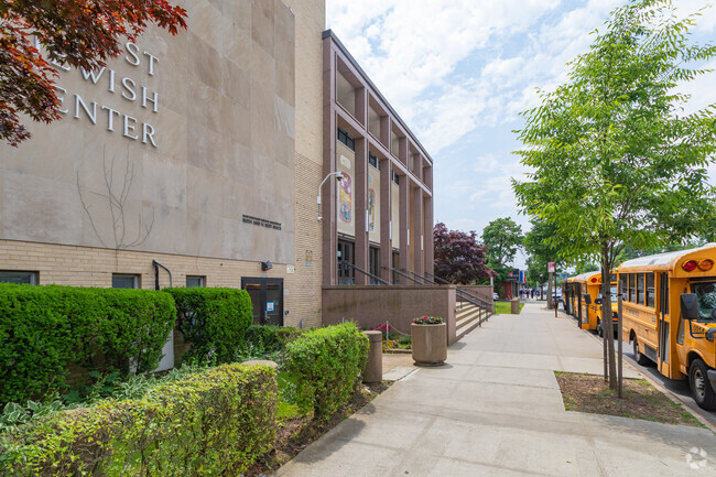 The Summit School is located in the Hillcrest Jewish Center Building.