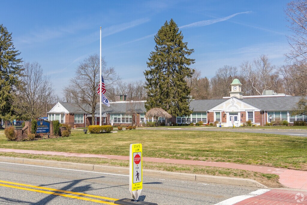 Wandell Elementary School at Saddle River