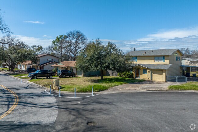 Walnut Creek Greenbelt boasts a diverse tapestry of homes, offering a variety of living options.