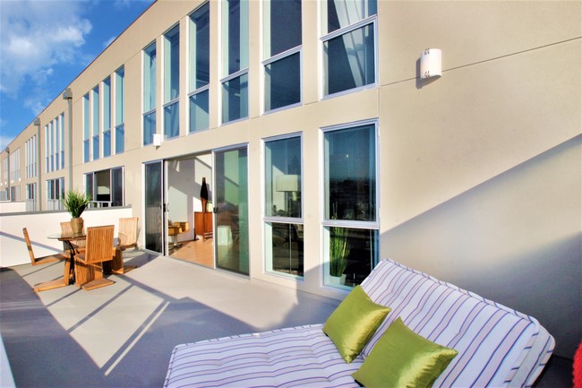 2x2 LOFT - Spiral Staircase