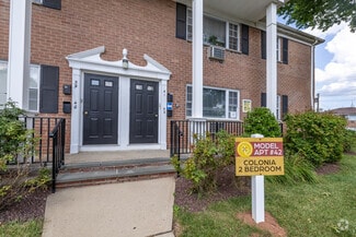 20 Foster Way, Woodbridge, NJ 07095