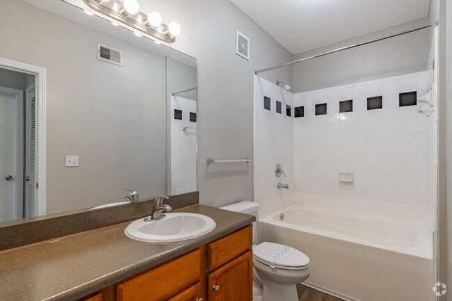 A2UG 1BR, 1BA - 1013SF