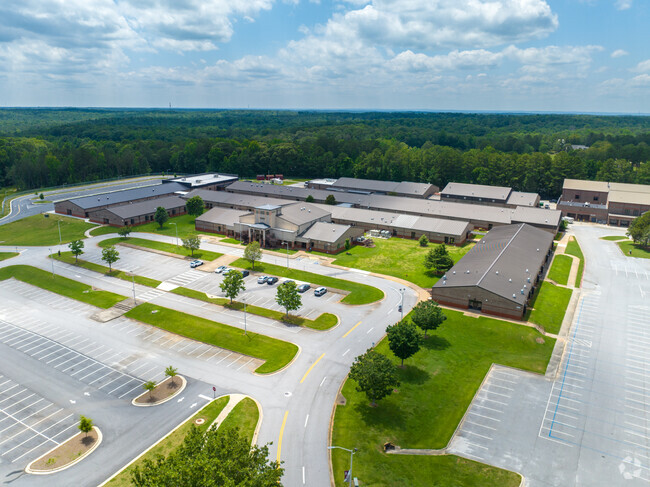 Northgate High School Has a large campus with green landscapes.