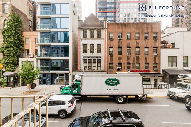 246 E 53rd St unit FL2-ID2126, New York, NY 10022 - photo 4