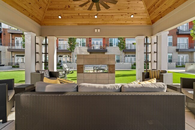 Hawthorne at Friendly, Greensboro, NC 27410 - photo 7