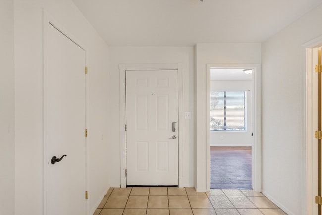 4147 Calle Barona unit B, Sierra Vista, AZ 85635 - photo 2