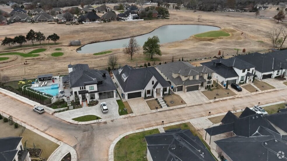 2008 Wiregrass Dr, Edmond, OK 73025 - photo 2
