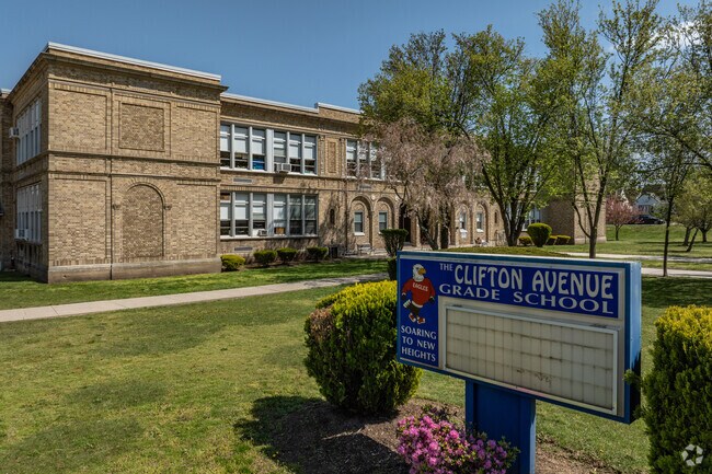 Clifton Ave Grade School in Lakewood.