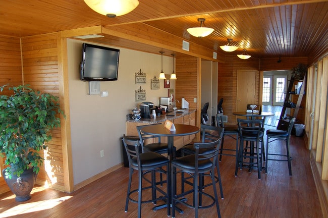 Water Dance Apartments, Shelbyville, IN 46176 - photo 4