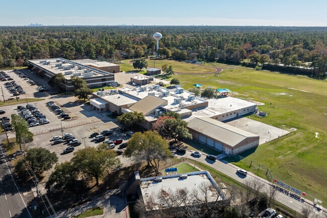 A bird's-eye view reveals Benfer Elementary School's inspiring landscape.