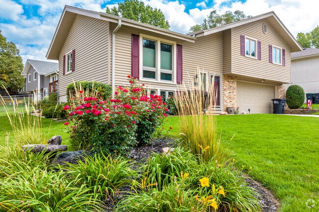 Willow Wood homeowners take pride in their homes and yards.