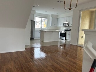 625 Savi Dr, Corona, CA 92880
