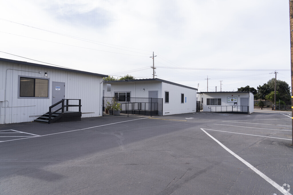 Somavia High School offers a lot classes for continuing students in Gonzales, California.