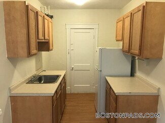 1171 Boylston St Unit 8, Boston, MA 02215