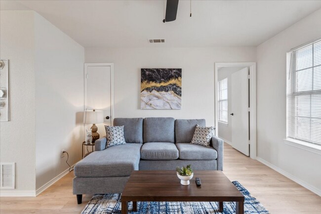 5810 Redstone Dr unit D, Killeen, TX 76543 - photo 4