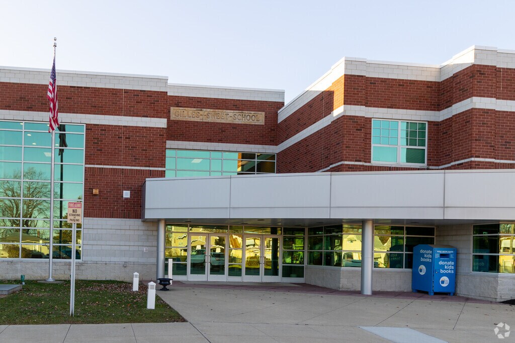 Gilles-Sweet Elementary School main entrance.