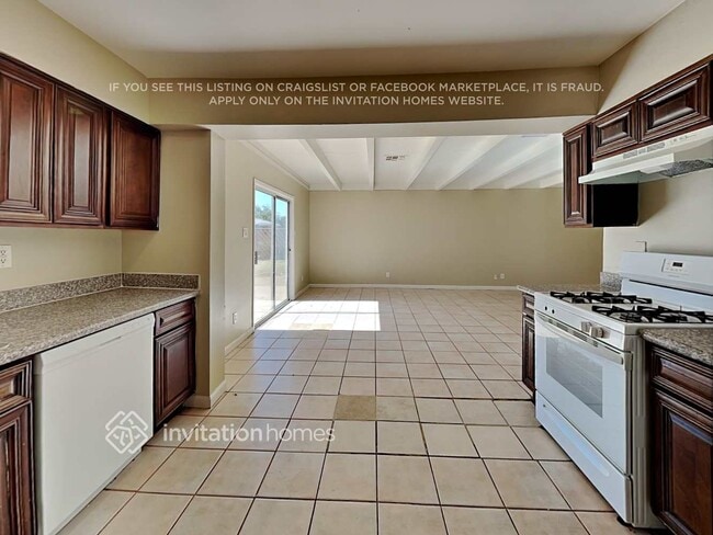 8222 N 30th Dr, Phoenix, AZ 85051 - photo 7
