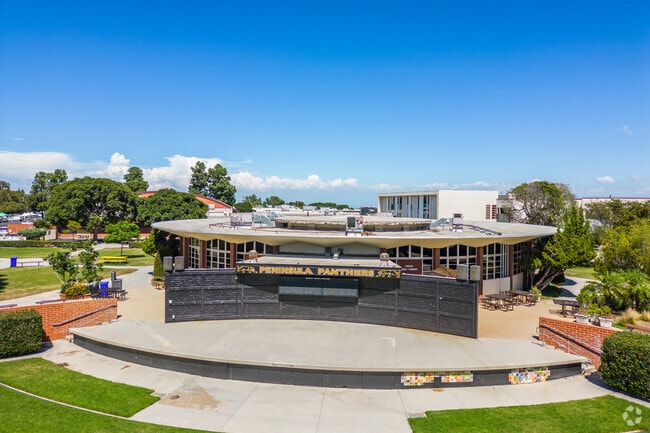 Palos Verdes Peninsula High is a grand school and is admired by its students.