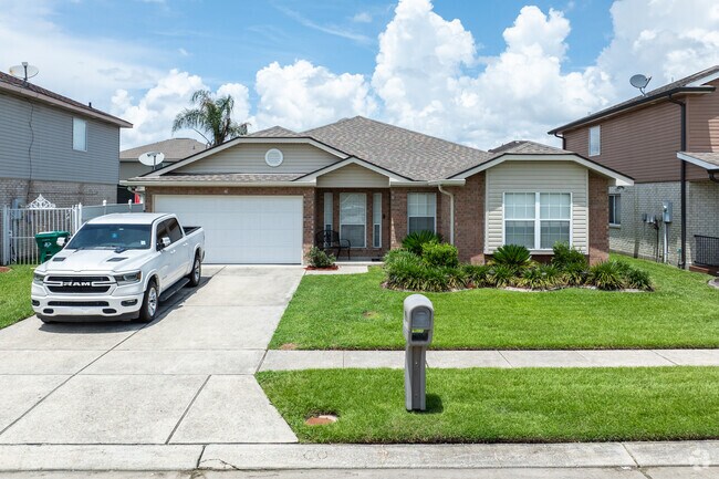 Newer Ranch homes are common in  Waggaman neighborhoods.