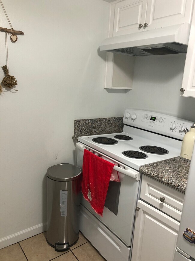 Stine Ridge Townhomes, Bakersfield, CA 93309 - photo 2