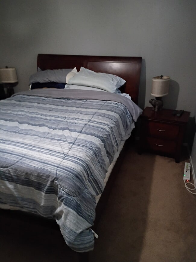 1129 W Avenue j8, Lancaster, CA 93534 - photo 3