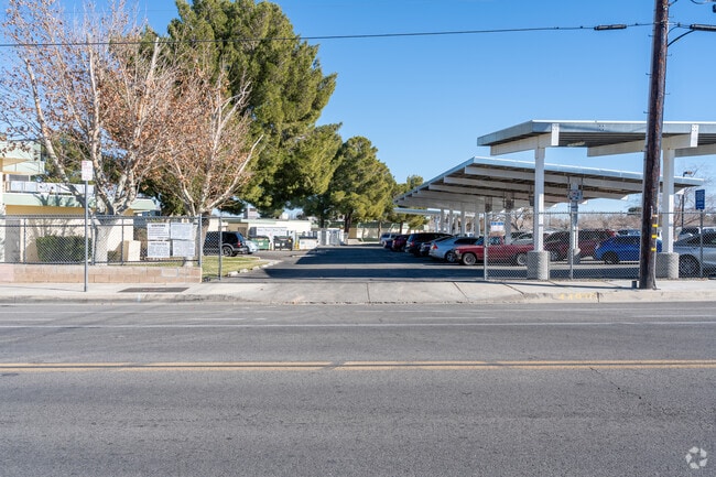 At Linda Verde Elementary, 12% of students scored at or above the proficient level for math.