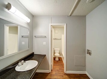 1305 Hunter Oaks Ln unit 115, Charlotte, NC 28213 - photo 1