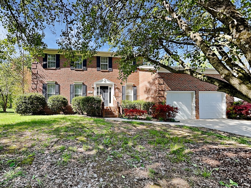 3321 Dairy Point Dr, High Point, NC 27265 - photo 1