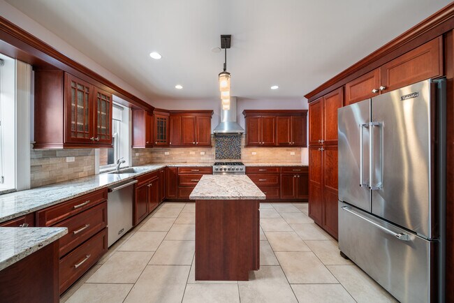 721 Foster St unit 3W, Evanston, IL 60201 - photo 5