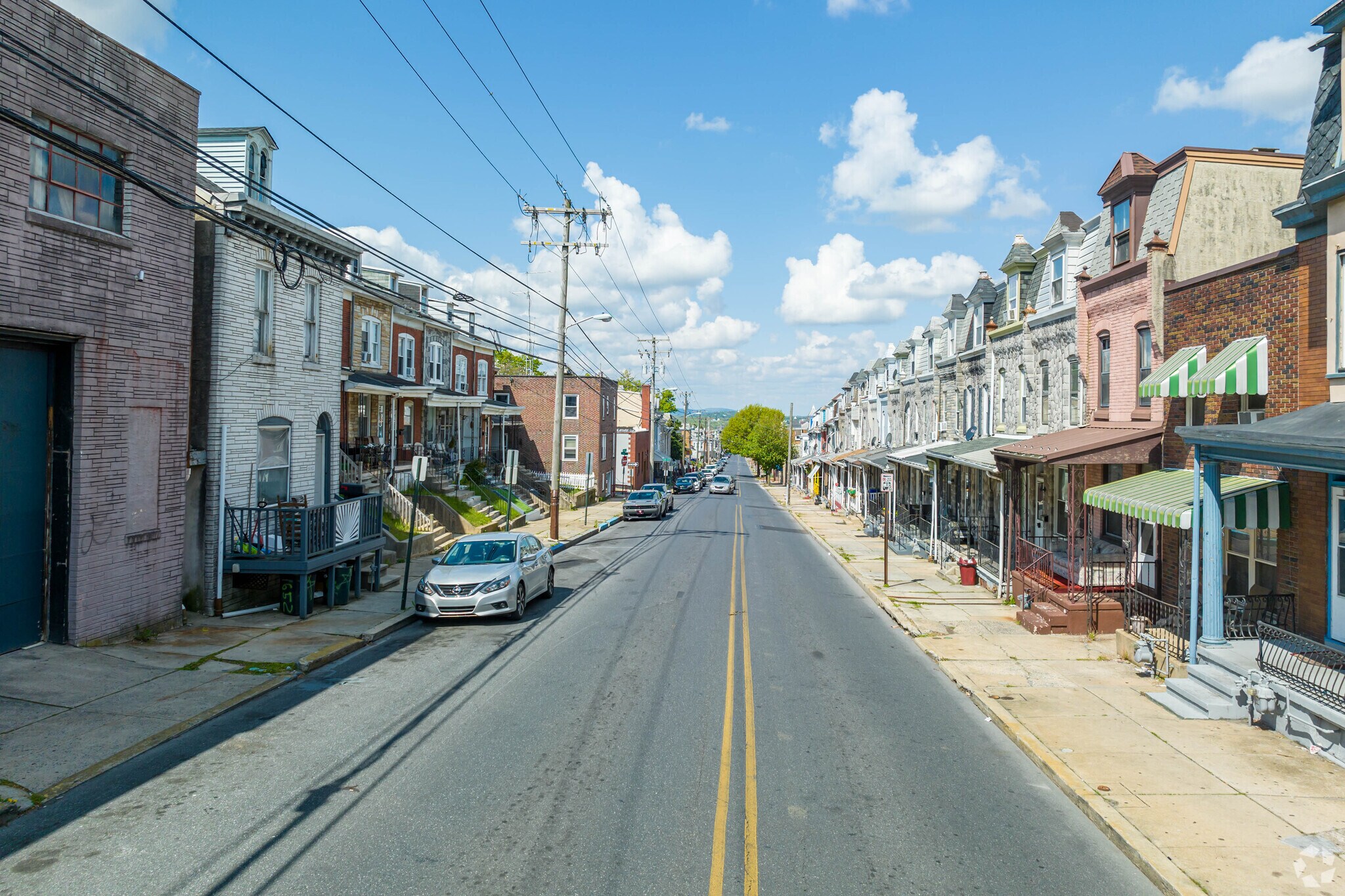 Cotton Street runs the length of the neighborhood.