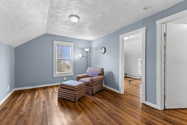 922 Dakin St unit 2, Lansing, MI 48912 - photo 5