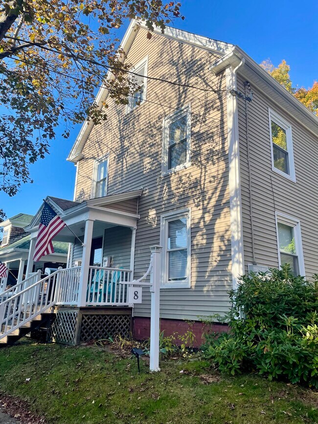 8 Harris St Unit 2, Auburn, ME 04210