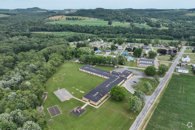 Redbank Valley Intermediate School serves grades 3-5.