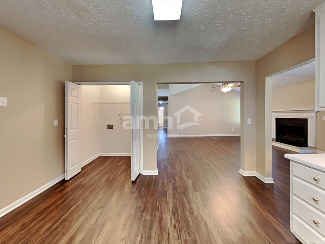 311 Crosswalk Dr, Auburn, GA 30011 - photo 4