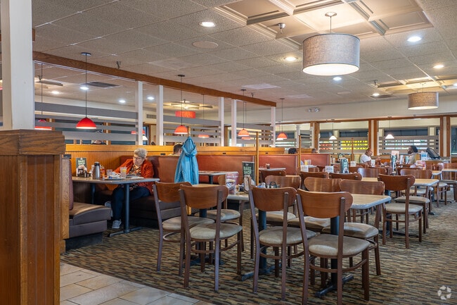 Perkins offers Highland Place residents and the surrounding area delectable dessert options.