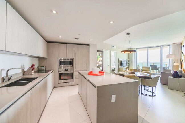 4111 S Ocean Dr unit FL16-ID1022186P, Hollywood, FL 33019 - photo 7