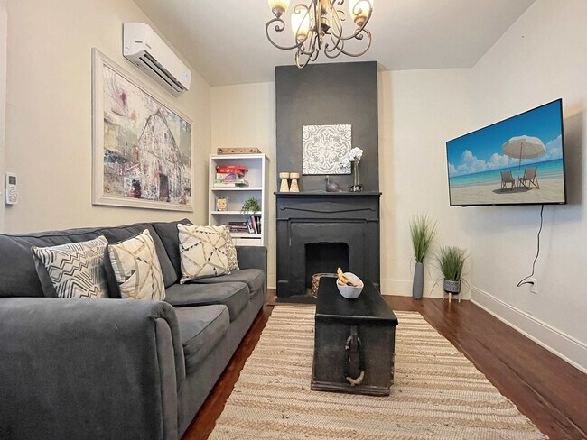 515 E Huntingdon St unit ID1244807P, Savannah, GA 31401 - photo 2