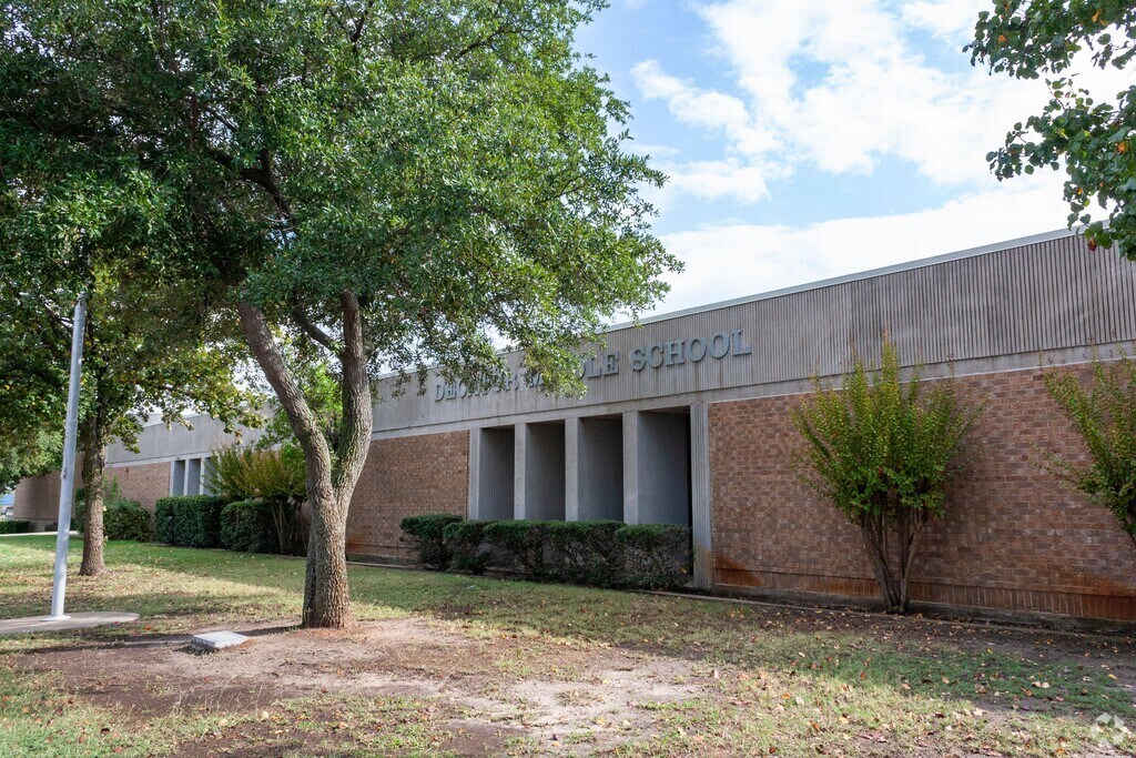 Mccarroll Middle School, Rankings & Reviews