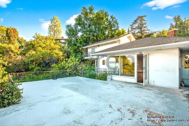 5187 Llano Dr, Woodland Hills, CA 91364 - photo 5