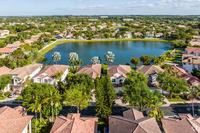 Walnut Creek in Pembroke Pines has plenty of beautiful ponds throughout the community.