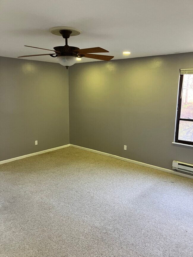 Elmont Condominium unit 208, Baltimore, MD 21215 - photo 6