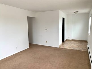 2055 Blairs Ferry Rd NE, Cedar Rapids, IA 52402