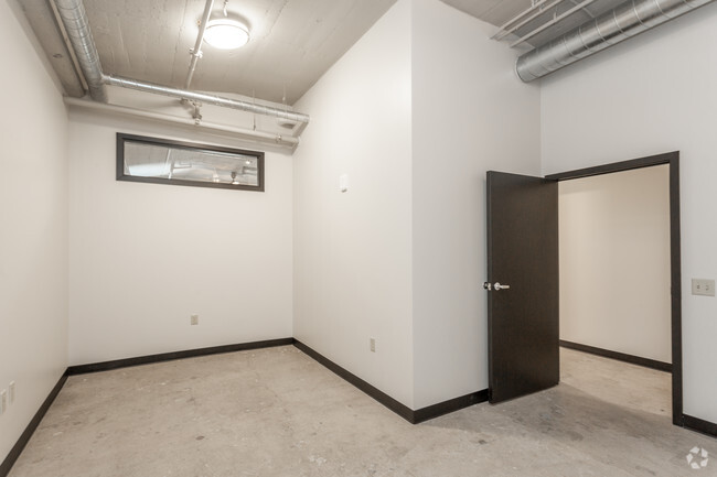 1BR, 1BA - Bedroom