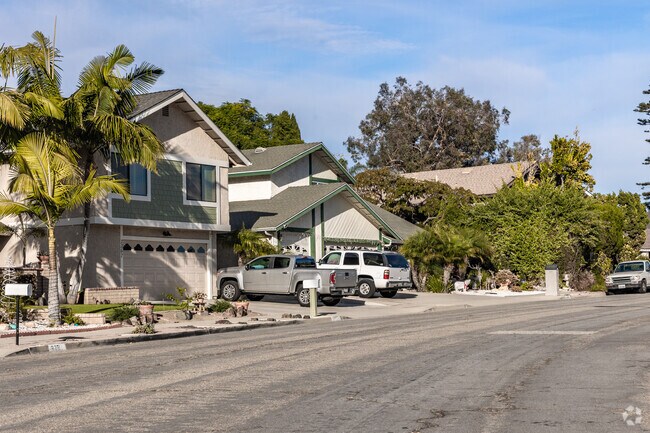 Homes in Thille Montalvo have small front yards.
