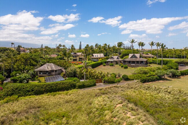 Large estates dot the landscape.