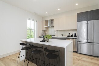 178 Saint Alphonsus St Unit 4, Boston, MA 02120